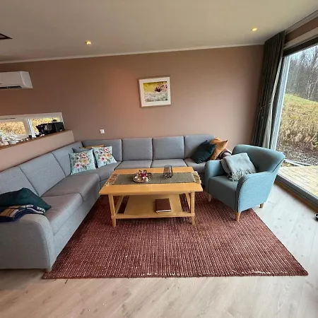 Modern House Secluded In Nature Vila Storbukt